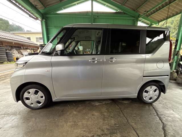 外装、内装共には大きな傷や凹みはなく良好な状態です。