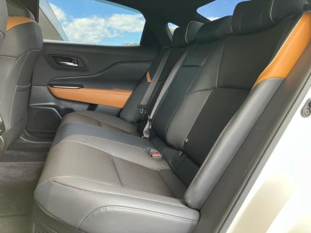 WECARSでは各商談席に大型モニターをご用意しております！見やすい大画面でゆったりと全国の在庫をご覧いただけます！是非ご来店お待ちしております！