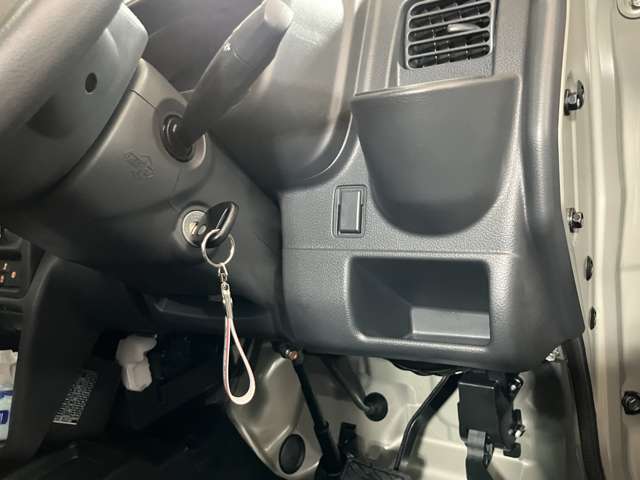 この度は当店のお車をご覧になっていただき、誠にありがとうございます。ぜひじっくりとご検討下さい。気軽にお問合せ・お見積りお待ちしております。