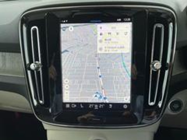 様々な情報を提供してくれる、9インチタッチスクリーン。