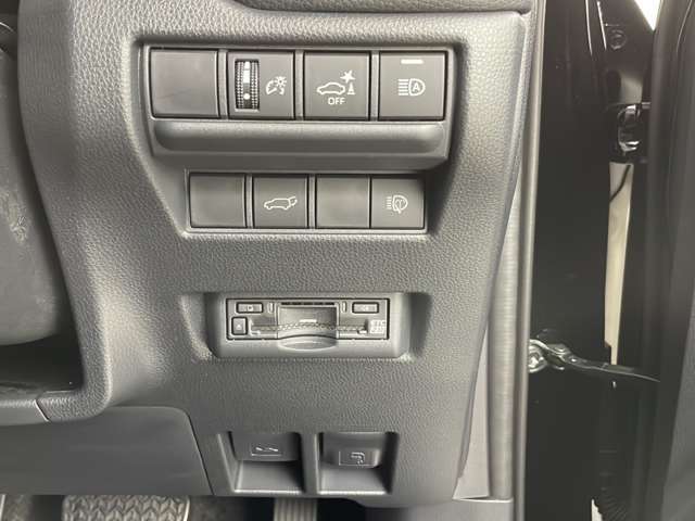 【運転席操作部】快適なドライブを楽しむための機能が装備されています！運転席から触れるので、使いやすいです！除菌プランいれていただくと、さらに清潔で安心していただけます！