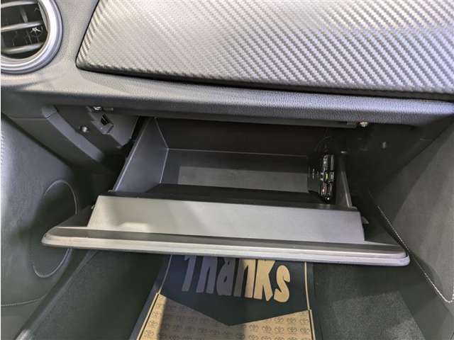 グローブボックスの収納もバッチリ