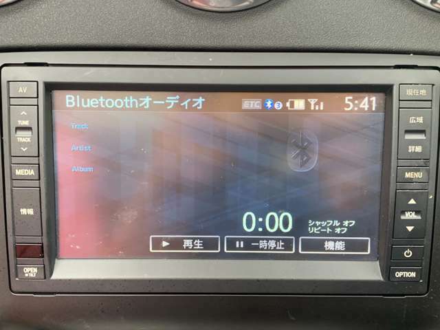 Bluetooth機能が付いておりますので、車内空間をより快適にすることが出来ます♪長距離のドライブで渋滞に巻き込まれた時でも退屈知らず♪好きな音楽をかけて気分が上がること間違いなしですね♪