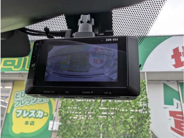 今や必須アイテムですね！もしもの事故にもドライフレコーダーがあれば安心です！