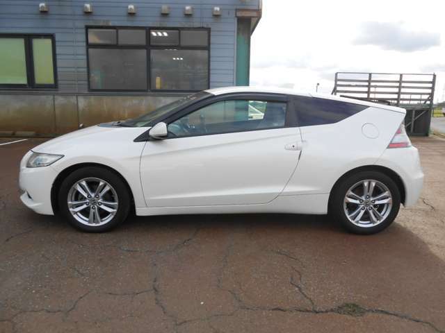 サイドバイザー付きですので雨の日でも換気ができ車内も濡れません♪