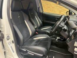 【ハーフレザーシート】ならではの高級感あふれる内装がこたわりのアイテム。見た目の高級感とより上質な座り心地をお楽しみください。