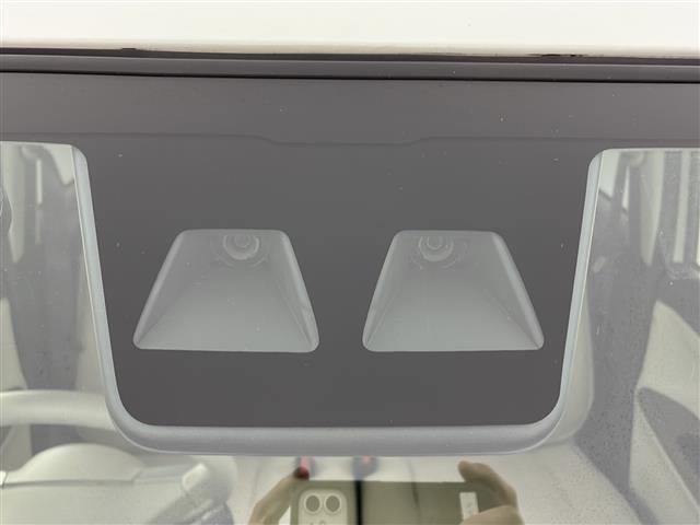 【ドライブレコーダー】映像・音声などの運転中の記録を残します。事故などを起こした起こされた時の証拠になりえますので、もしも時でも安心ですね。