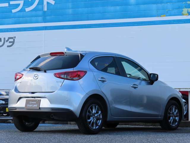 ☆レンタアップ　ソニックシルバーメタリックのMAZDA2☆