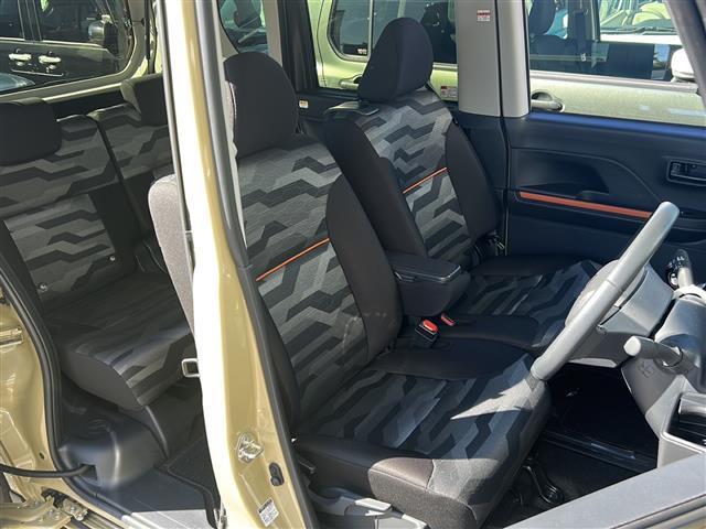 【運転席】座り心地が良いシートなので長時間の運転でも快適にお過ごしいただけます。新品のフロアマットのご注文も可能です。掲載箇所以外にご希望の写真がございましたらお気軽にお問い合わせ下さい。