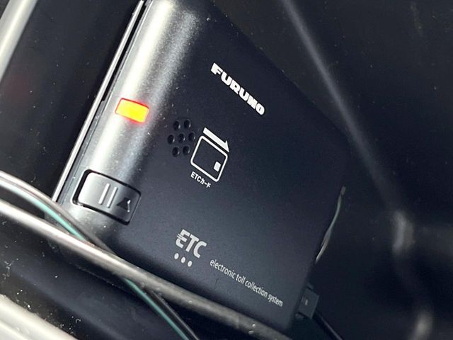 【ETC】高速道路の料金所をストレスなく通過！話題のスポットやサービスエリアに多い「スマートIC」利用時は必須のアイテムです。当店でセットアップを実施、ご納車当日からすぐにご利用いただけます！