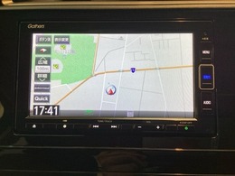 ナビゲーションはフルセグTV、インターナビ対応のGathers純正メモリーナビを搭載しています。Bluetoothオーディオ機能がありますので、スマートフォンなどの音楽も再生できます。