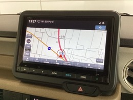 ナビ搭載です。知らない道も安心ですね！