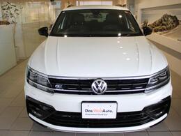 フォルクスワーゲンの塗装にはこだわりがあります。エナメル質の光沢をもつ塗装の秘訣は、時間をかけた塗装工程によるものです。ボディ全体に施される下地工程や塗装作業は実に6工程にも及びます。