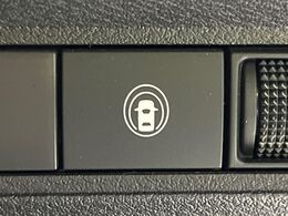【インテリジェントエマージェンシーブレーキ】フロントカメラで前方の車両や歩行者を検知。衝突しそうな時は衝突被害軽減ブレーキが作動、衝突回避をサポート。より安全にドライブをお楽しみいただけます。