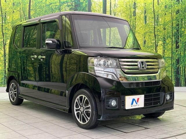 大好評のボディコーティング「弾スプラッシュコート」もご納車までに施工可能。通常のガラスコートと異なる、耐久年数6年の無機質ガラスコーティングが、ボディをキレイな状態に保ってくれます。