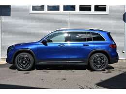 メルセデスの認定中古車「サーティファイドカー」には、100項目にも及ぶ点検・整備項目が設定されています。