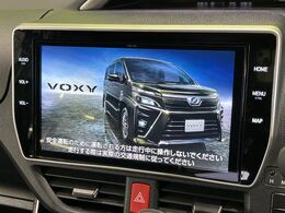 【大画面ナビ】人気の大型10インチナビを装備。存在感のある大画面はインパクト大！ナビ利用時のマップ表示は見やすく、テレビやDVDは臨場感がアップ！いつものドライブがグッと楽しくなります♪