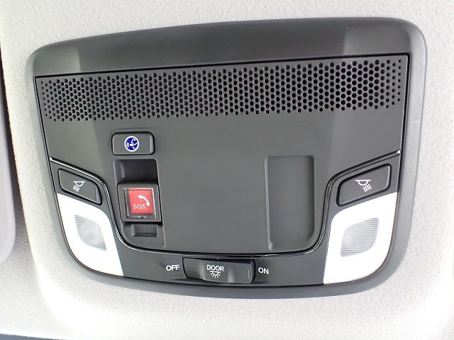 エアバック展開時自動通報や緊急時にボタンひとつで緊急サポートセンターに繋がる『Honda　CONNECT』対応です！安心・快適なカーライフを実現します。詳しくはHondaホームページをご覧ください