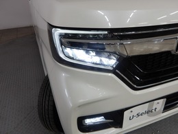 【LEDヘッドライト】ディスチャージヘッドライト（HID）と同等の明るさで、夜道や雨天走行が明るく視界良好！！　フォグライトも装備で、安心感さらにUPです♪安心ドライブを楽しんで下さい♪