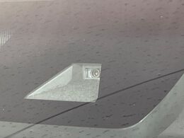 【トヨタセーフティセンス】走行中に前方の車両等を認識し、衝突しそうな時は警報とブレーキで衝突回避と被害軽減をアシスト。より安全にドライブをお楽しみいただけます。