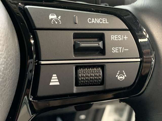 ホンダセンシング付きです！様々な安全装備と運転支援装置があなたを危険から守り運転の負担も軽減してくれます！操作は簡単ですので心配はしないで下さい。