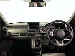 大きなフロントガラスは視認性がよく、右左折時の安全確認も行いやすいです。