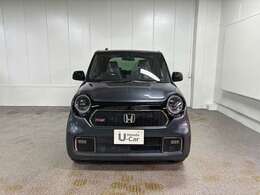 丸目のヘッドライトが可愛らしい印象を与えてくれます。