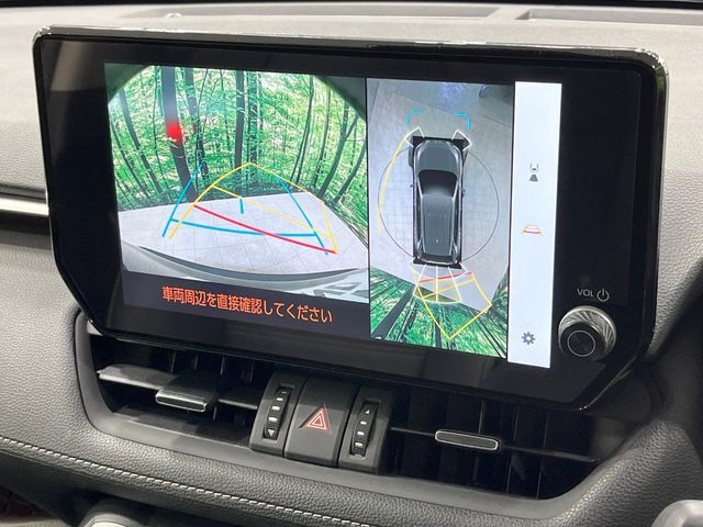 【パノラミックビューモニター】専用のカメラにより、上から見下ろしたような視点で360度クルマの周囲を確認することができます☆死角部分も確認しやすく、狭い場所での切り返しや駐車もスムーズに行えます。