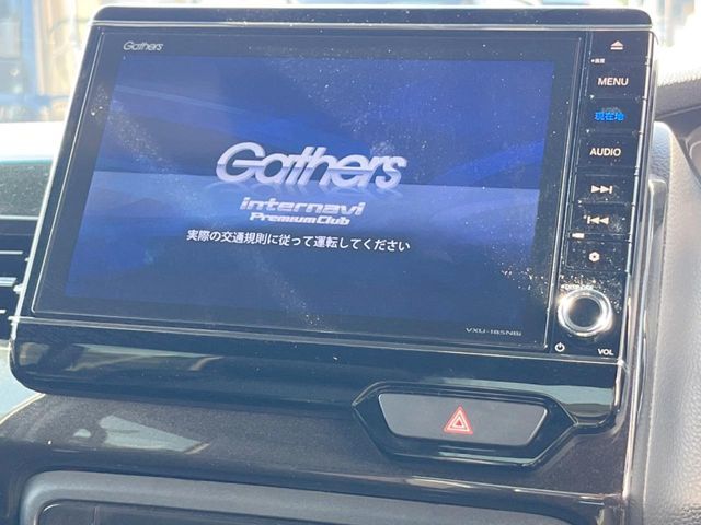 【純正ナビ】人気の純正ナビを装備しております。ナビの使いやすさはもちろん、オーディオ機能も充実！キャンプや旅行はもちろん、通勤や買い物など普段のドライブも楽しくなるはず♪