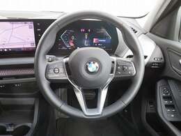 ◆インスツルメントパネルやインテリアトリムなどは、調和しなが洗練された室内を作り上げ、スイッチ類によって、優れた操作性をも実現。ドライバーの視線や動線を考え、人間工学に基づきデザインされています◆