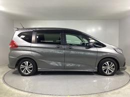 ■納車前に法定点検を実施いたします。整備料金、消耗部品代は車両本体価格に含まれております。Honda車に精通した弊社サービススタッフによる整備を実施いたします