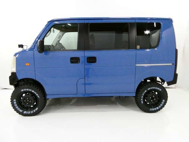 アースカラーの豊富なカラーバリエーションの中から、車両に会う色で製作致しました。