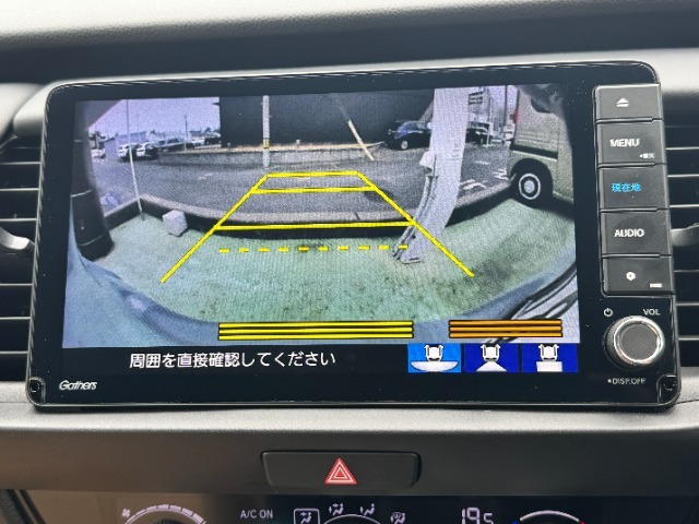 バックモニター搭載で車庫入れ安心！バック中の死角部分がモニターに映し出されるので安全性アップ！！