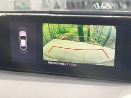 【バックカメラ】駐車時に後方がリアルタイム映像で確認できます。大型商業施設や立体駐車場での駐車時や、夜間のバック時に大活躍！運転スキルに関わらず、今や必須となった装備のひとつです！