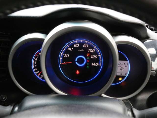 距離もまだまだ6.7万キロ！タイミングチェーン式のエンジンなので交換不要です★
