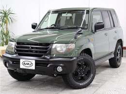 当社では全車修復歴無しの、状態が良い車両を厳選して仕入れております。ノーマル状態で仕入れた車両をベースとし、自社工場にてリノベーションカスタマイズを行っております。