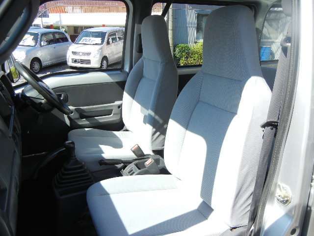 内装こだわりのクリーニング済みです！安くても手は抜きません（笑）全車全力で掃除してありますので、一度確認しに来てくださいね。愛知　大治　格安　軽四　安い　中古車　ジーフリー　　G-FREE