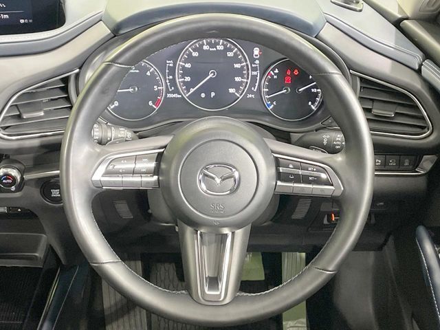 【ステアリングスイッチ】運転中、前方から目線をそらすことなく、オーディオ等の操作が可能な便利機能！安心＆快適なドライブを演出してくれます♪