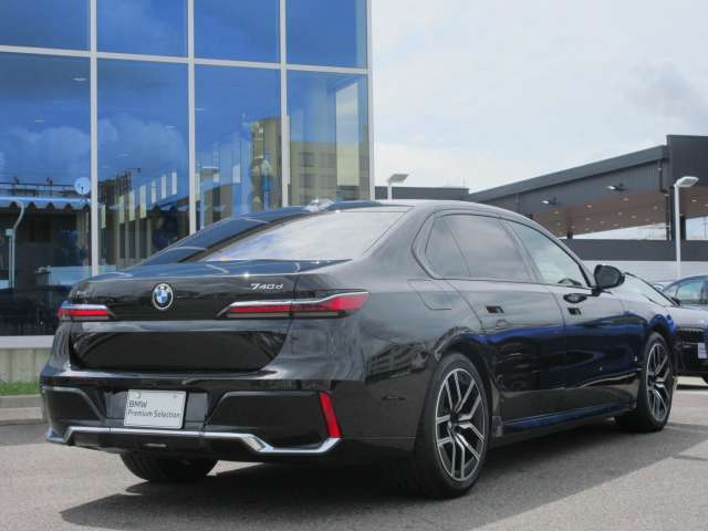 名鉄AUTOオリジナルコーティングMコートをはじめウインドフィルム施工、ドライブレコーダー取付、BMWパフォーマンスアクセサリーなど各種承ります。