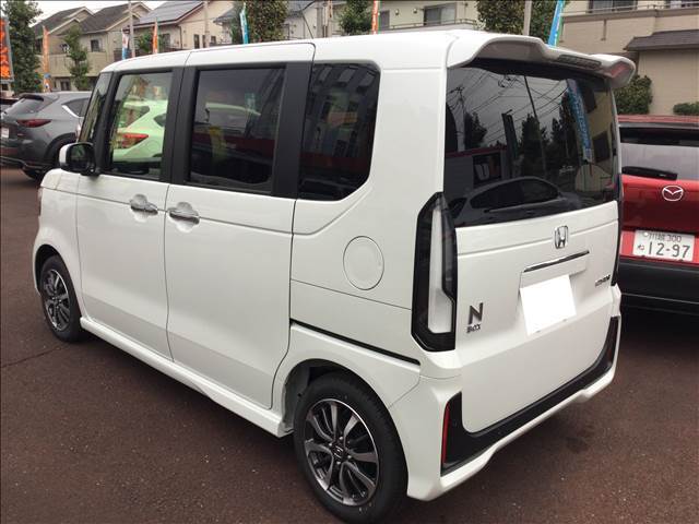 弊社の総額表示は実際の「お乗り出し価格」です。別途に整備代や保証料を戴くことは御座いません。安心してご相談下さい。