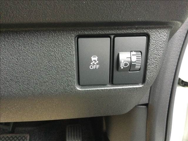 弊社の総額表示は実際の「お乗り出し価格」です。別途に整備代や保証料を戴くことは御座いません。安心してご相談下さい。