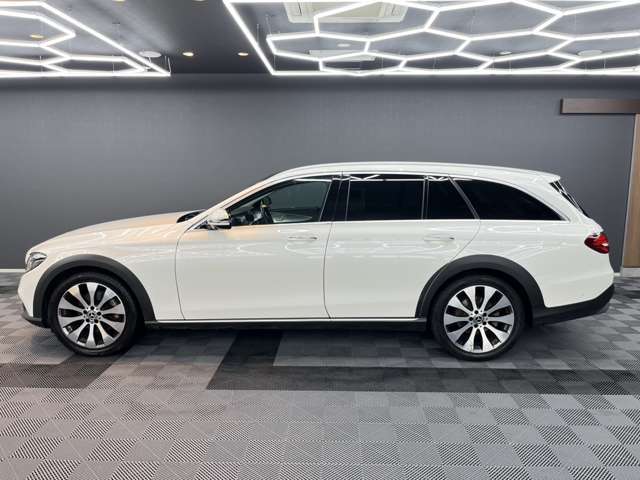 上質でお買い求めやすい輸入中古車をご案内しております。お客様のお好みに合った弊社在庫よりお選びくださいませ。