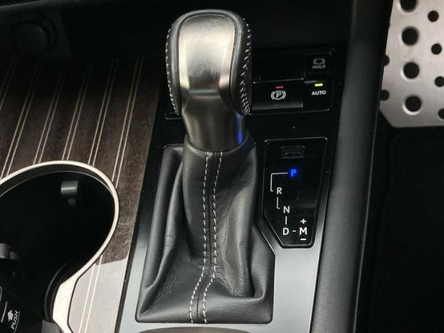 国産車から輸入車まで多様なお客様のニーズのお応えできるように、全国規模で豊富な在庫展開！車のことならWECARSへ！