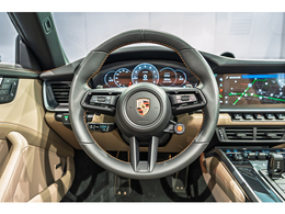 グリップの良いレザーステアリングでございます。