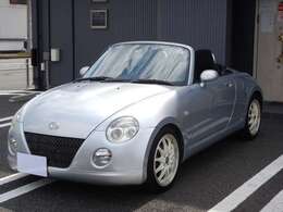 お客様に良い車を安く提供して喜んで頂けることが一番のお店の宣伝になるを信念に、人を雇わずに仕入れ、仕上げ、整備、車検、名変、販売、納車まで全部一人でする事でコストカットしてるから出来る価格です！！