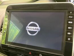 【純正10型ナビ】人気の純正ナビを装備しております。ナビの使いやすさはもちろん、オーディオ機能も充実！キャンプや旅行はもちろん、通勤や買い物など普段のドライブも楽しくなるはず♪