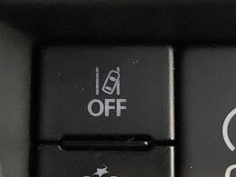 【車線逸脱警報機能】路側へはみ出しそうな時、カメラが道路の端を認識して、ブザーとメーター内表示でお知らせします！機能には限界があるためご注意ください。