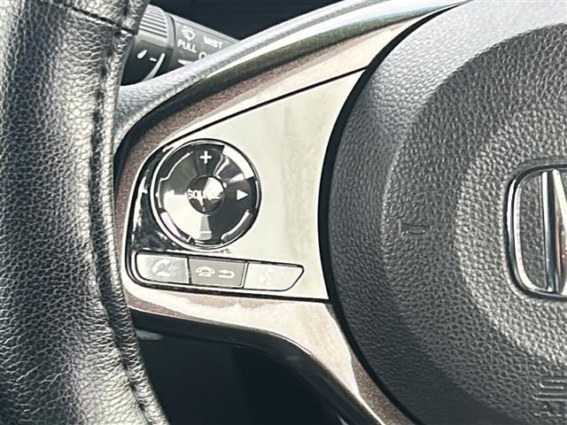 【運転席操作部】『運転席周辺の装備』の画像になります。快適なドライブを楽しむための機能が装備されています！運転席から触れるので使いやすいです！