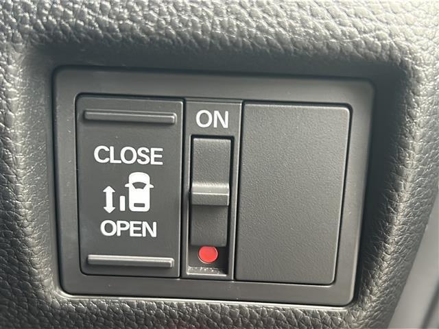 【運転席操作部】『運転席周辺の装備』の画像になります。快適なドライブを楽しむための機能が装備されています！運転席から触れるので使いやすいです！
