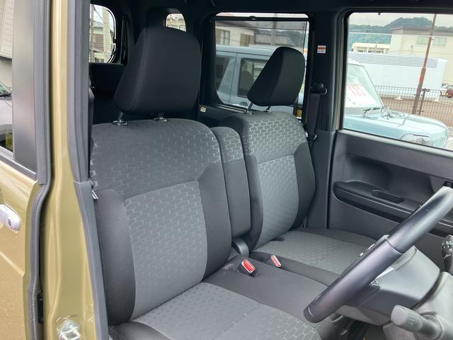 広々とした駐車場をご用意しておりますので、運転が苦手な方でもご安心ください。また、大型の屋根がございますので、雨に濡れることなくご移動できます。